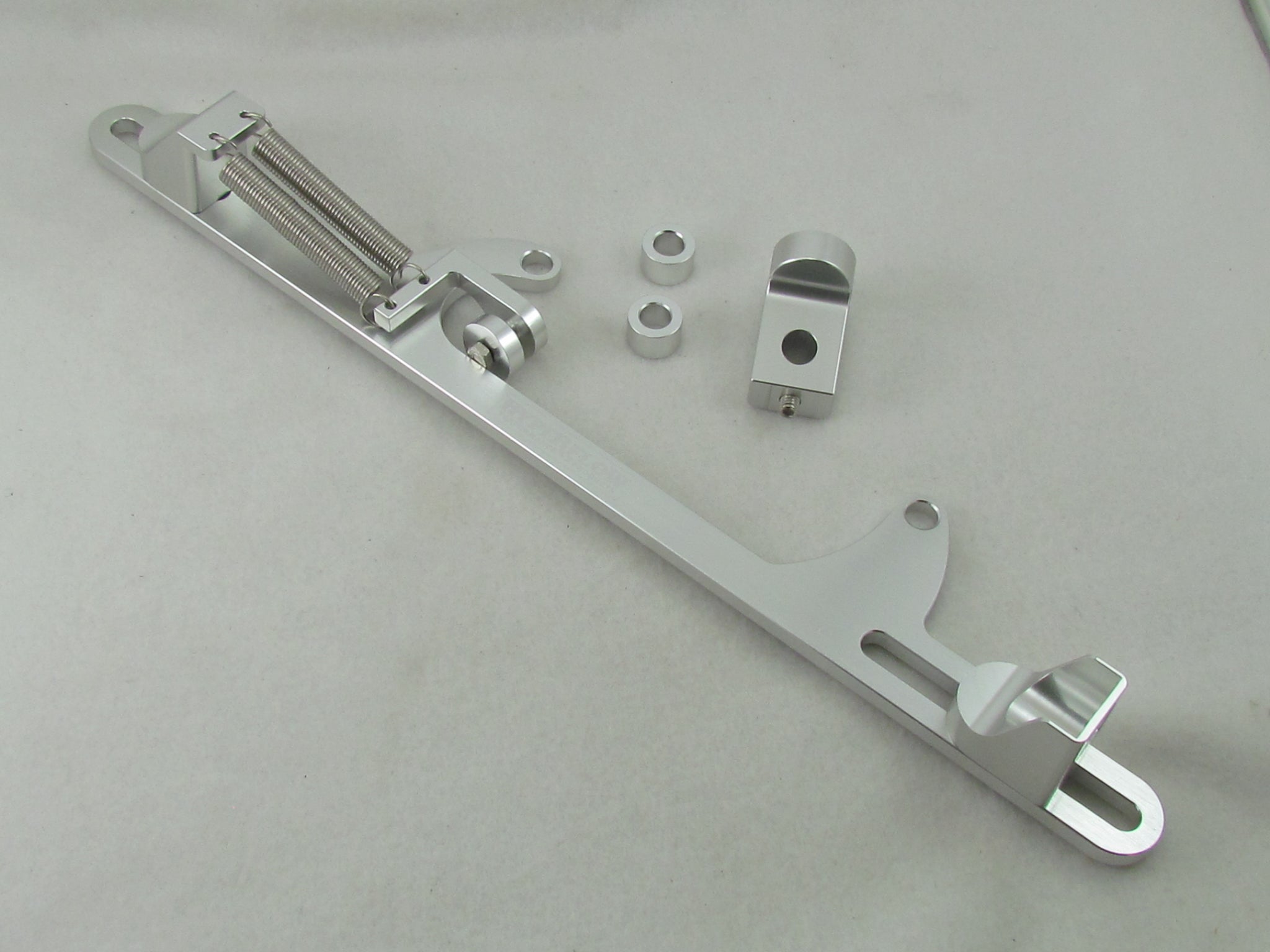Billet 4500 Dominator Carburetor Throttle Cable Bracket - Silver
